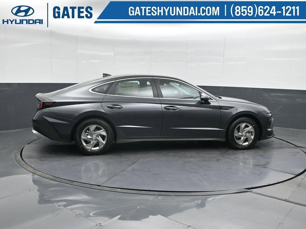 New 2026 Hyundai Sonata SE FWD image 3