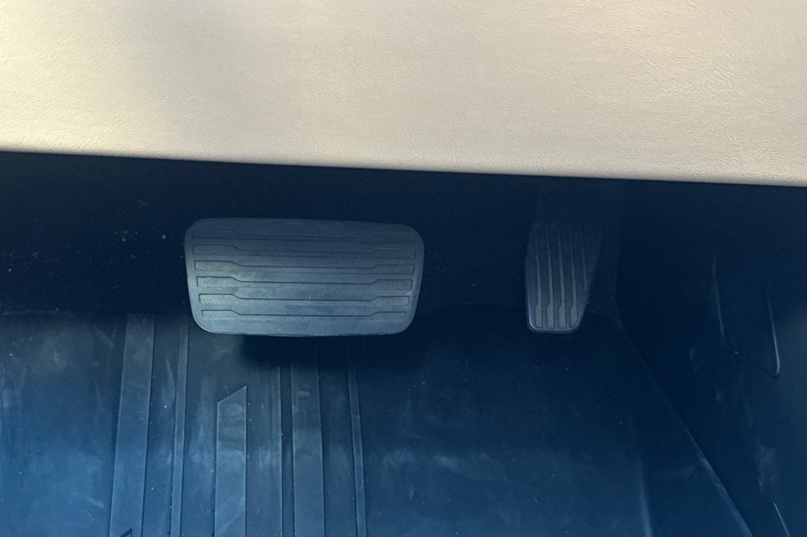 Certified 2026 Cadillac Escalade IQ Luxury 2 w/ LPO, Etrunk Organizer Package AWD/4WD image 44