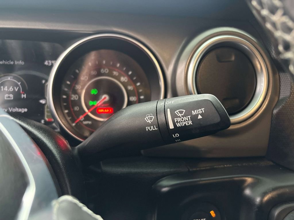 Used 2022 Jeep Gladiator Rubicon w/ LED Lighting Group image 28