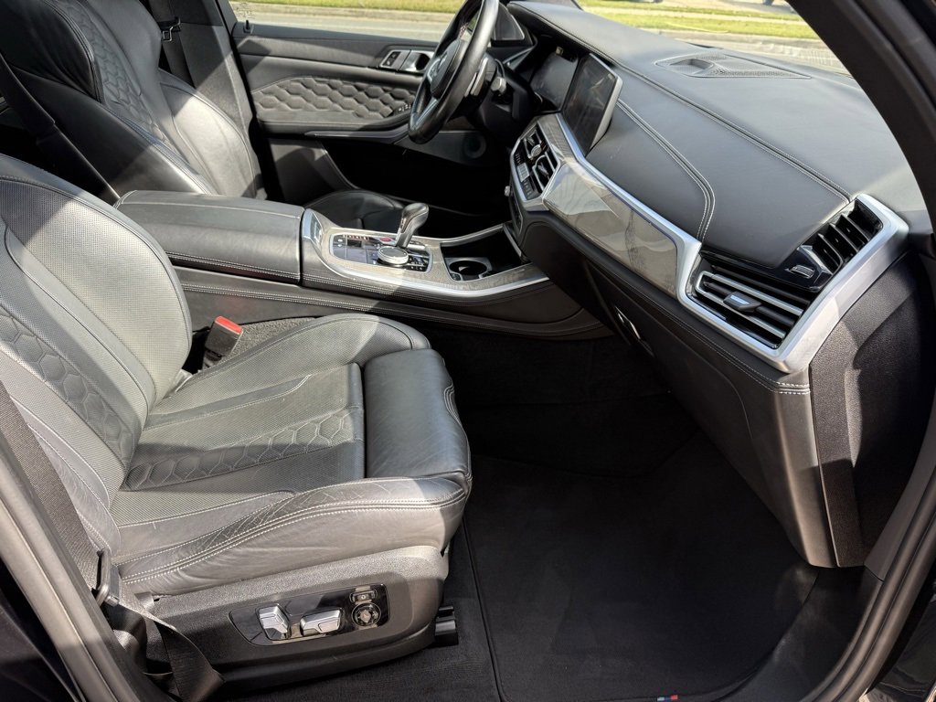Used 2021 BMW X5 M w/ Executive Package image 46