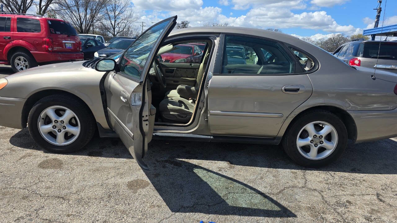 Used 2007 Ford Taurus SE image 3