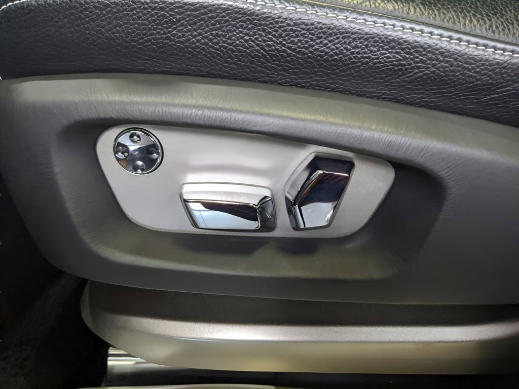 Used 2014 Rolls-Royce Ghost RWD image 16