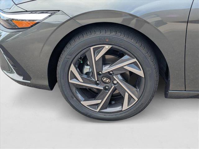 New 2025 Hyundai Elantra Sport image 9
