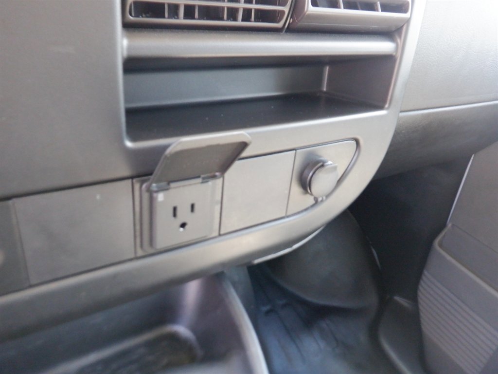 Used 2023 GMC Savana 2500 w/ Driver Convenience Package image 16