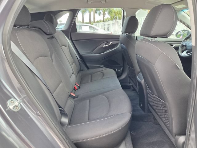 Used 2018 Hyundai Elantra GT FWD image 17
