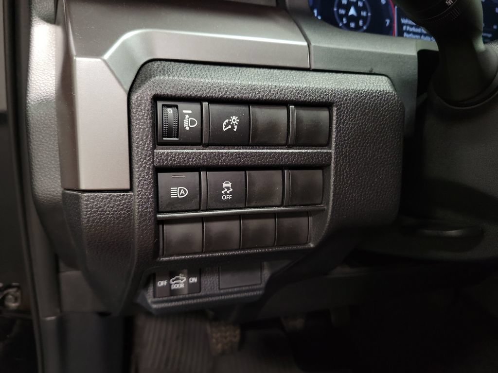 Used 2025 Toyota Tacoma TRD Off-Road AWD/4WD image 31