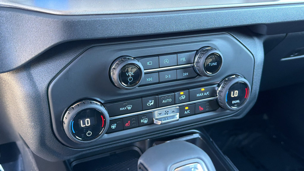 New 2025 Ford Bronco Outer Banks image 14