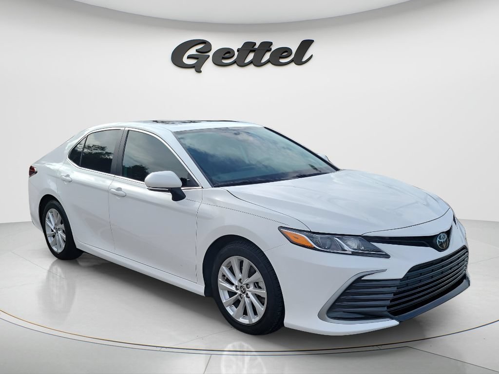 Used 2024 Toyota Camry LE w/ Convenience Package FWD image 3