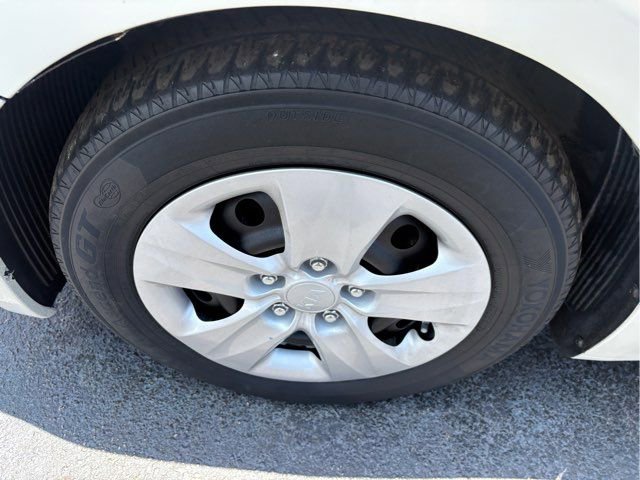 Used 2015 Kia Forte LX image 15