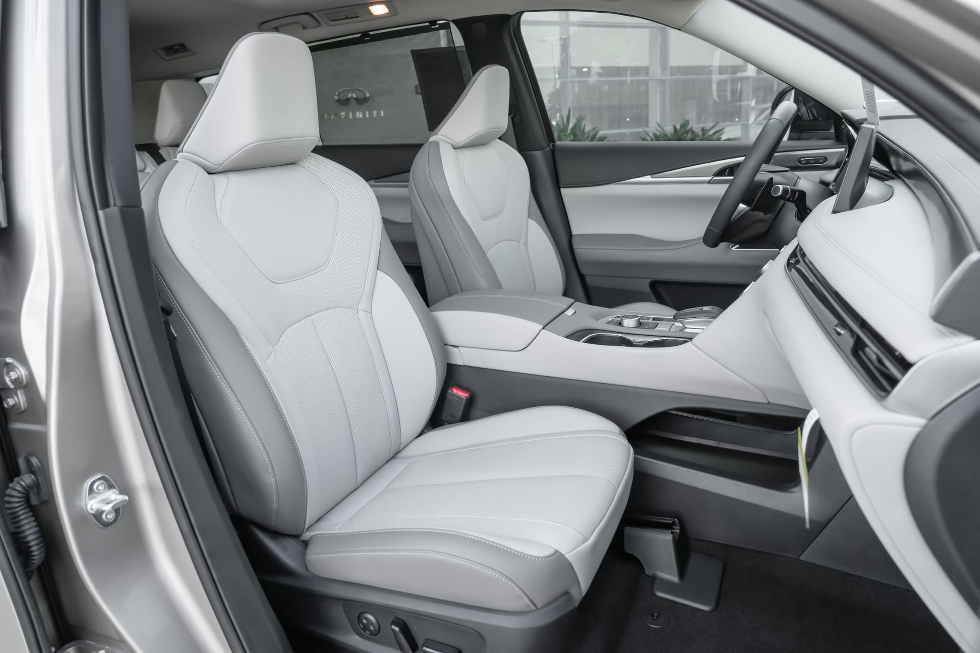 Certified 2026 INFINITI QX60 Luxe w/ Cargo Package image 39