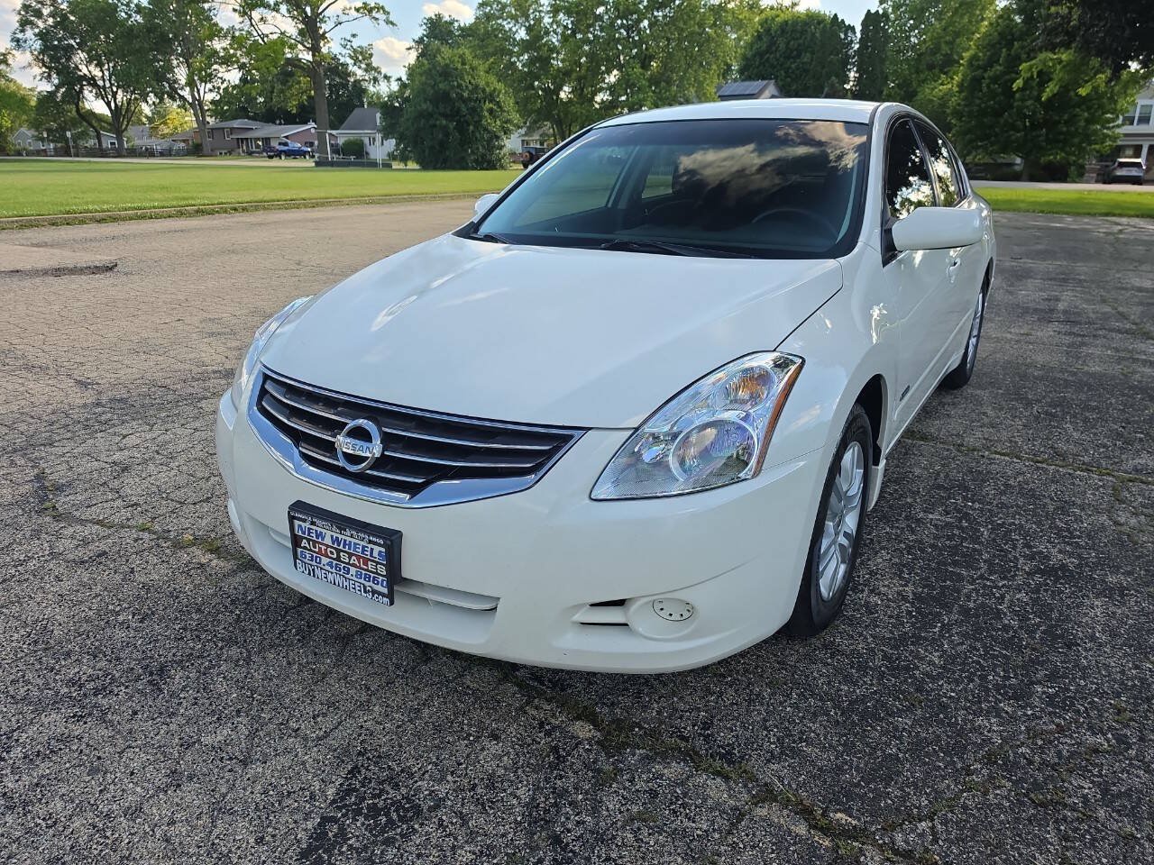 Used 2010 Nissan Altima Hybrid Sedan