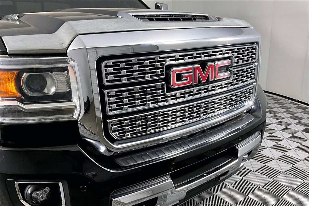 Certified 2019 GMC Sierra 2500 Denali w/ Duramax Plus Package image 34