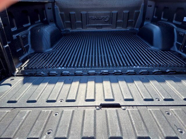 Used 2025 GMC Sierra 1500 SLT AWD/4WD image 17
