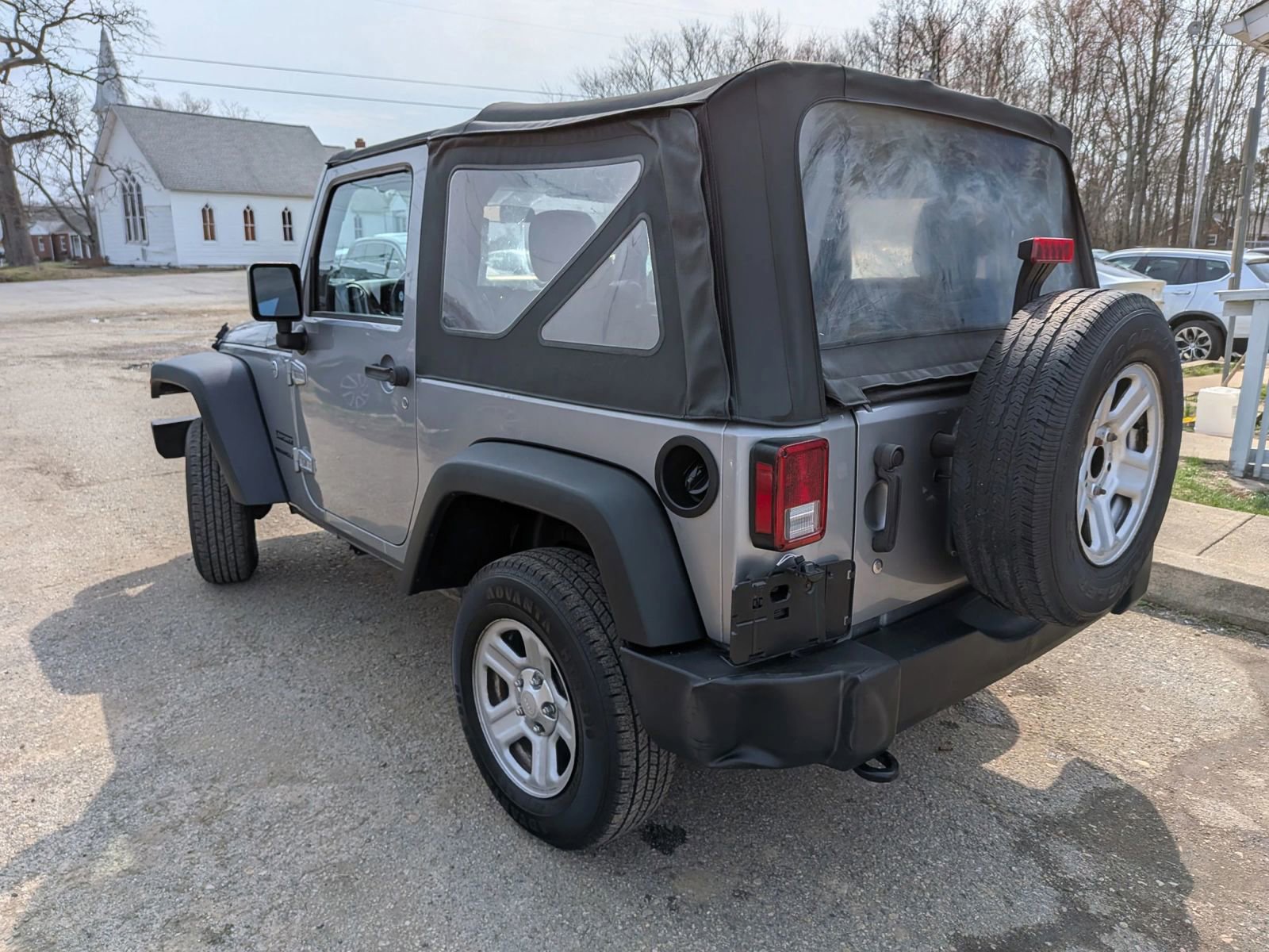 Used 2016 Jeep Wrangler Sport w/ Connectivity Group image 3