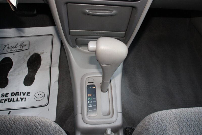 Used 2002 Toyota Corolla LE FWD image 8