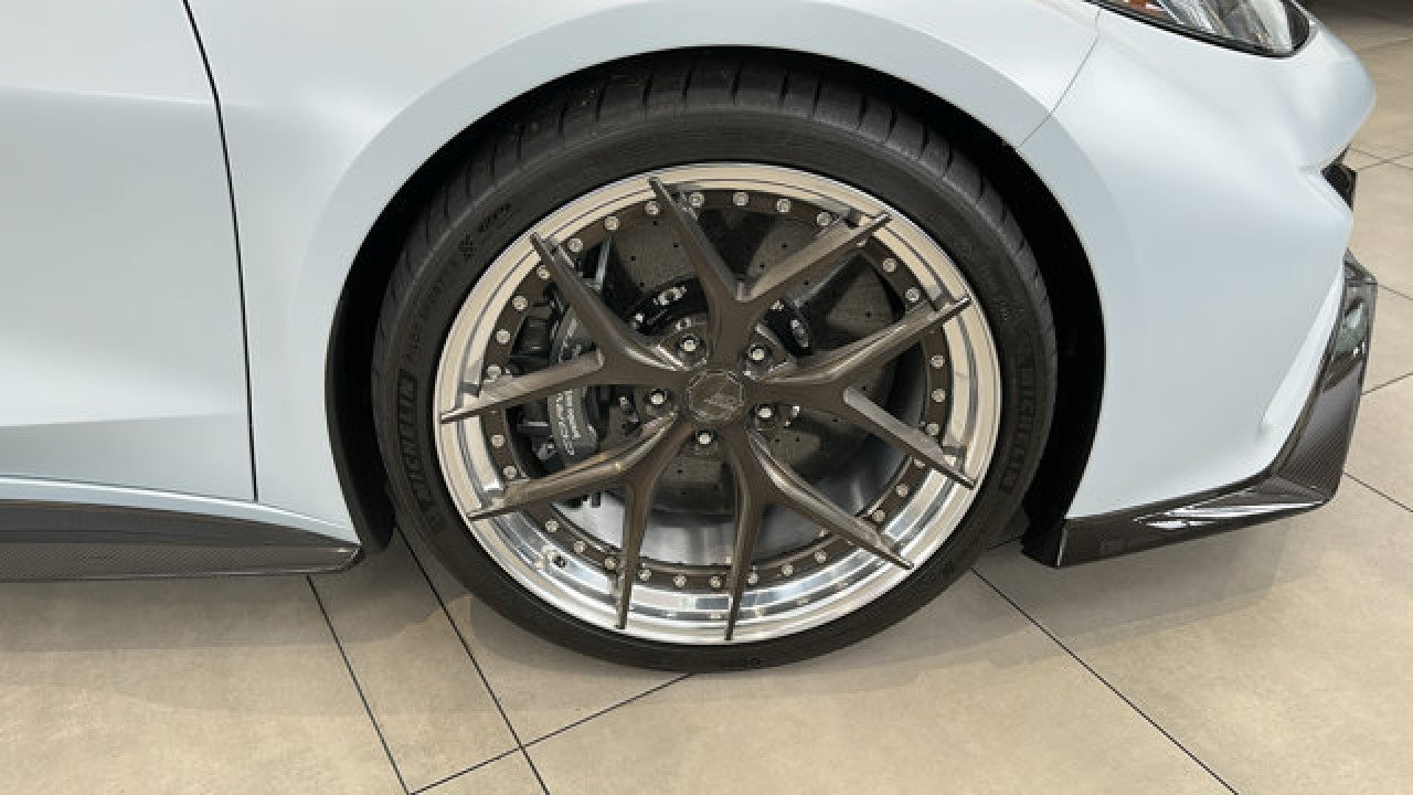 Used 2023 Chevrolet Corvette Z06 image 9