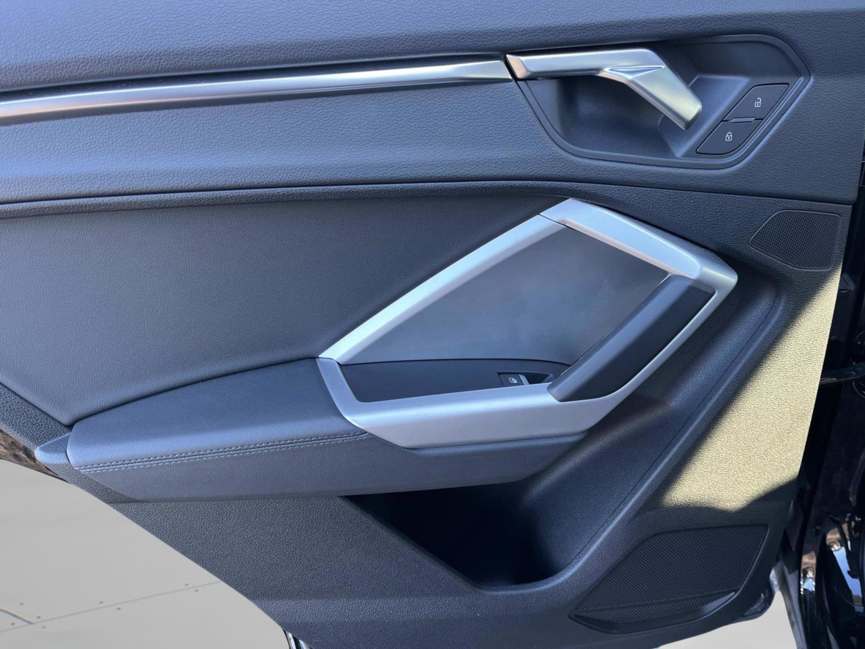 Used 2025 Audi Q3 2.0T Premium image 20