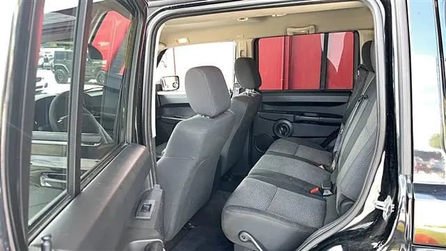 Used 2008 Jeep Commander Sport RWD image 4