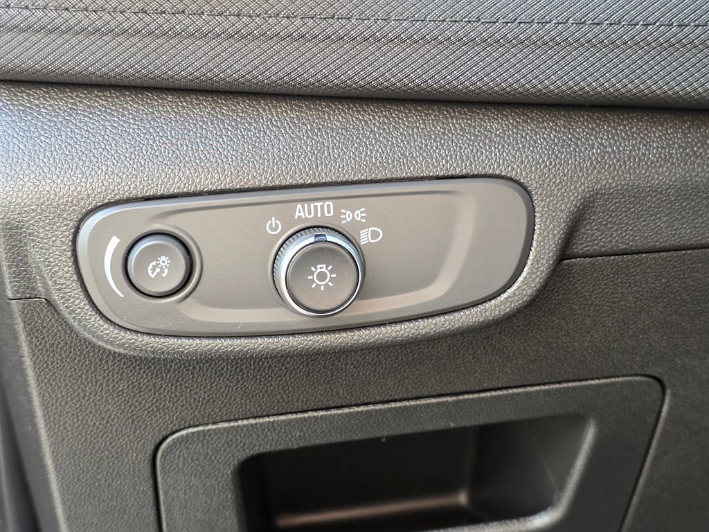 Used 2025 Chevrolet TrailBlazer LT image 14