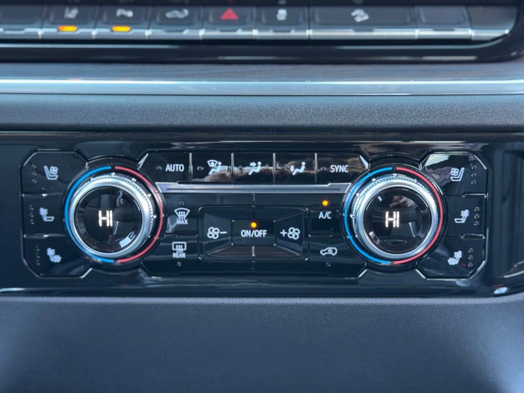 Used 2026 GMC Sierra 2500 SLT w/ SLT Premium Package image 24