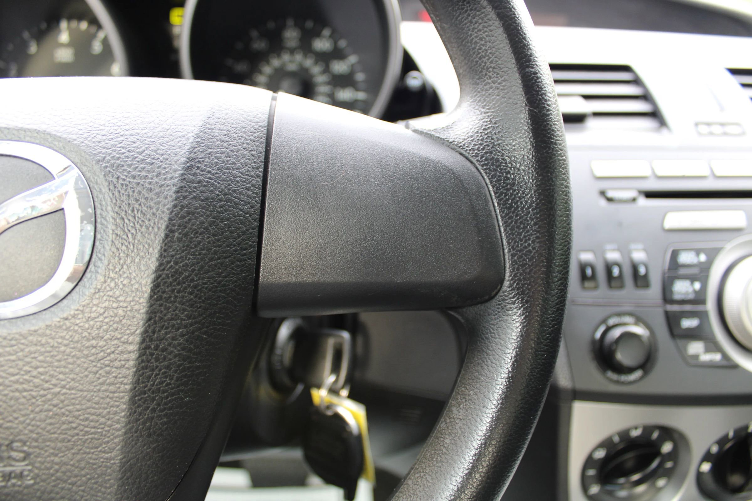 Used 2010 MAZDA MAZDA3 i Sport image 14