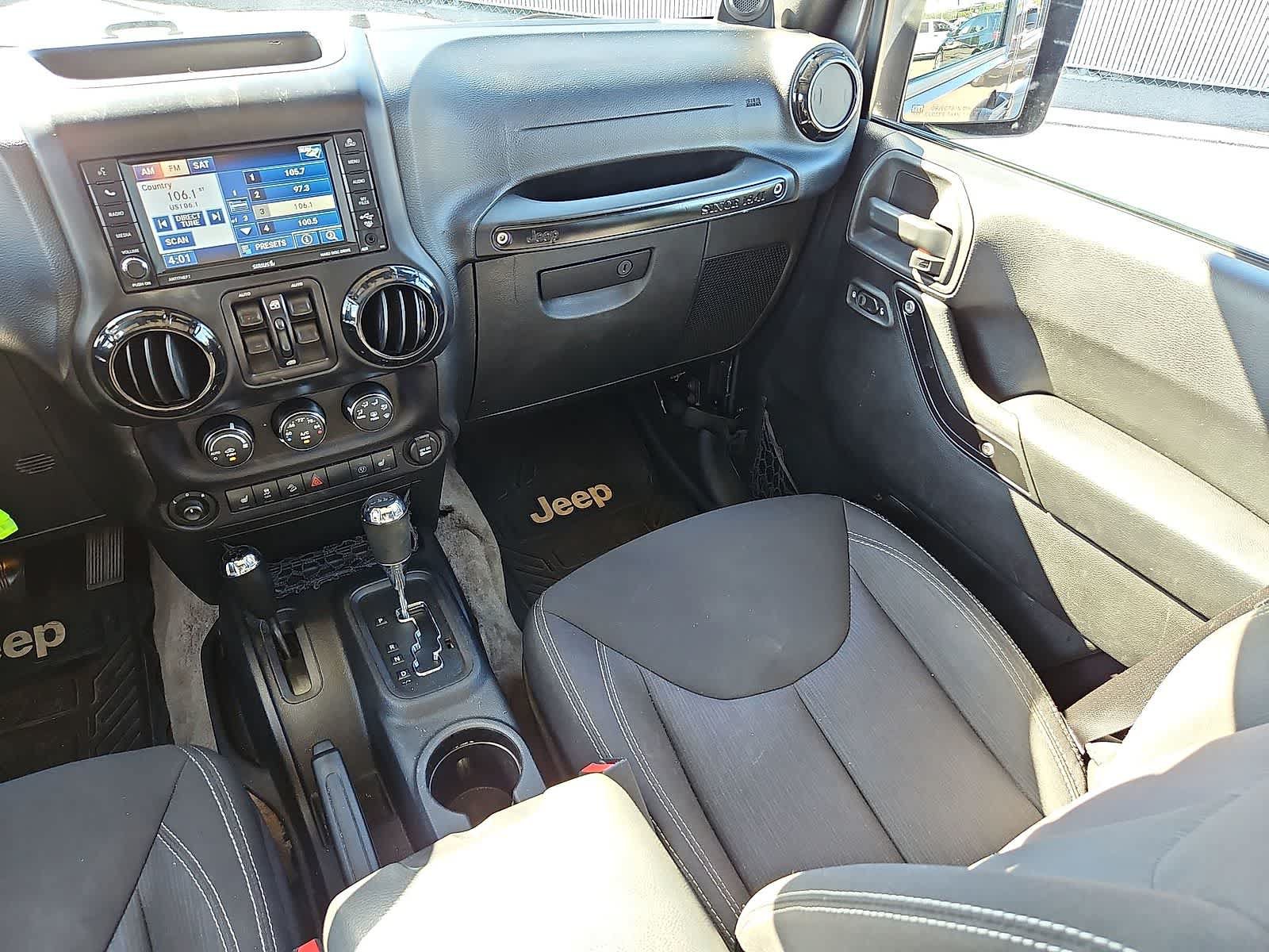 Used 2014 Jeep Wrangler Unlimited Sahara w/ Connectivity Group AWD/4WD image 12