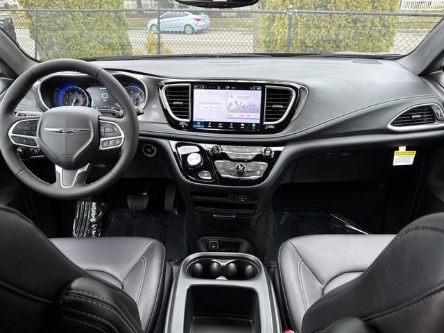 New 2026 Chrysler Pacifica Select AWD/4WD image 10