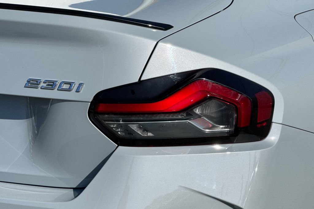 Used 2023 BMW 230i Coupe w/ M Sport Package image 25