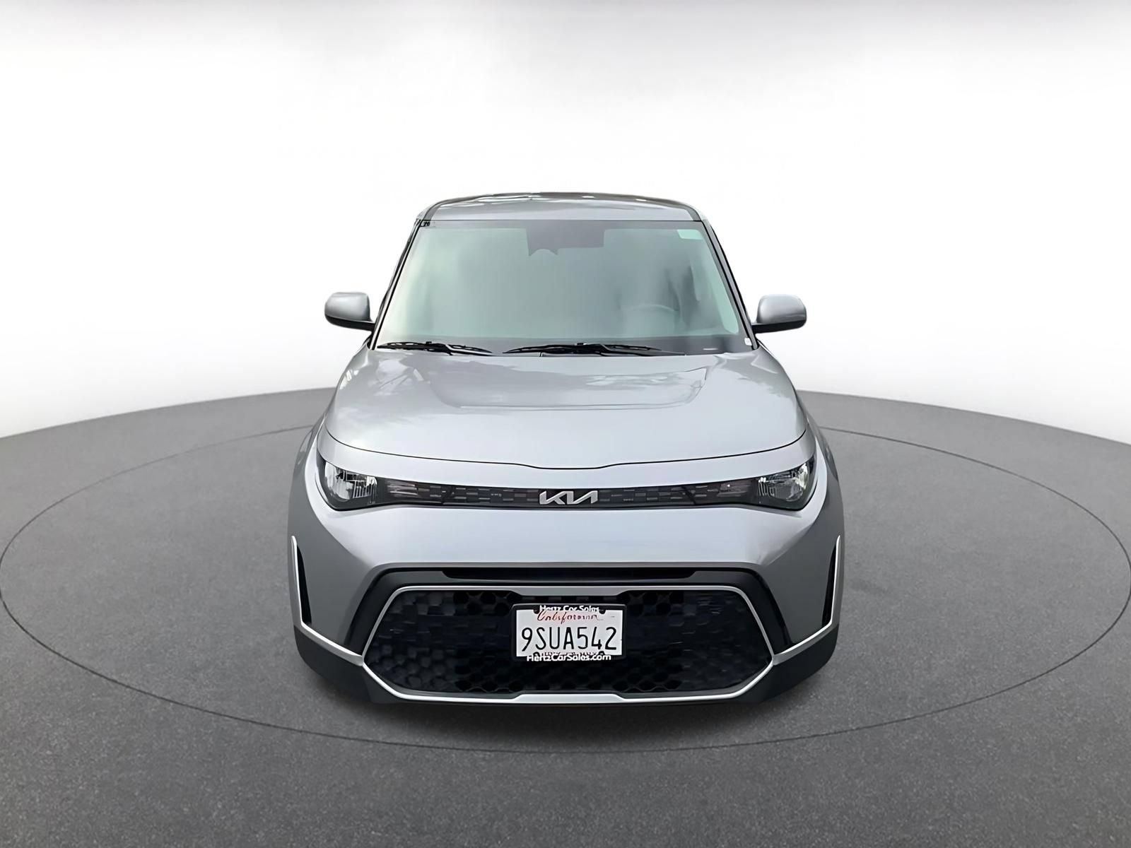 Used 2025 Kia Soul LX w/ LX Technology Package FWD image 4