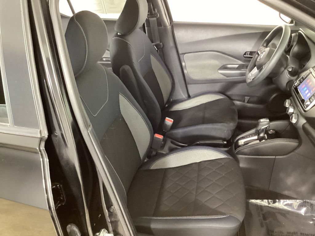 Used 2018 Nissan Kicks SV FWD image 34