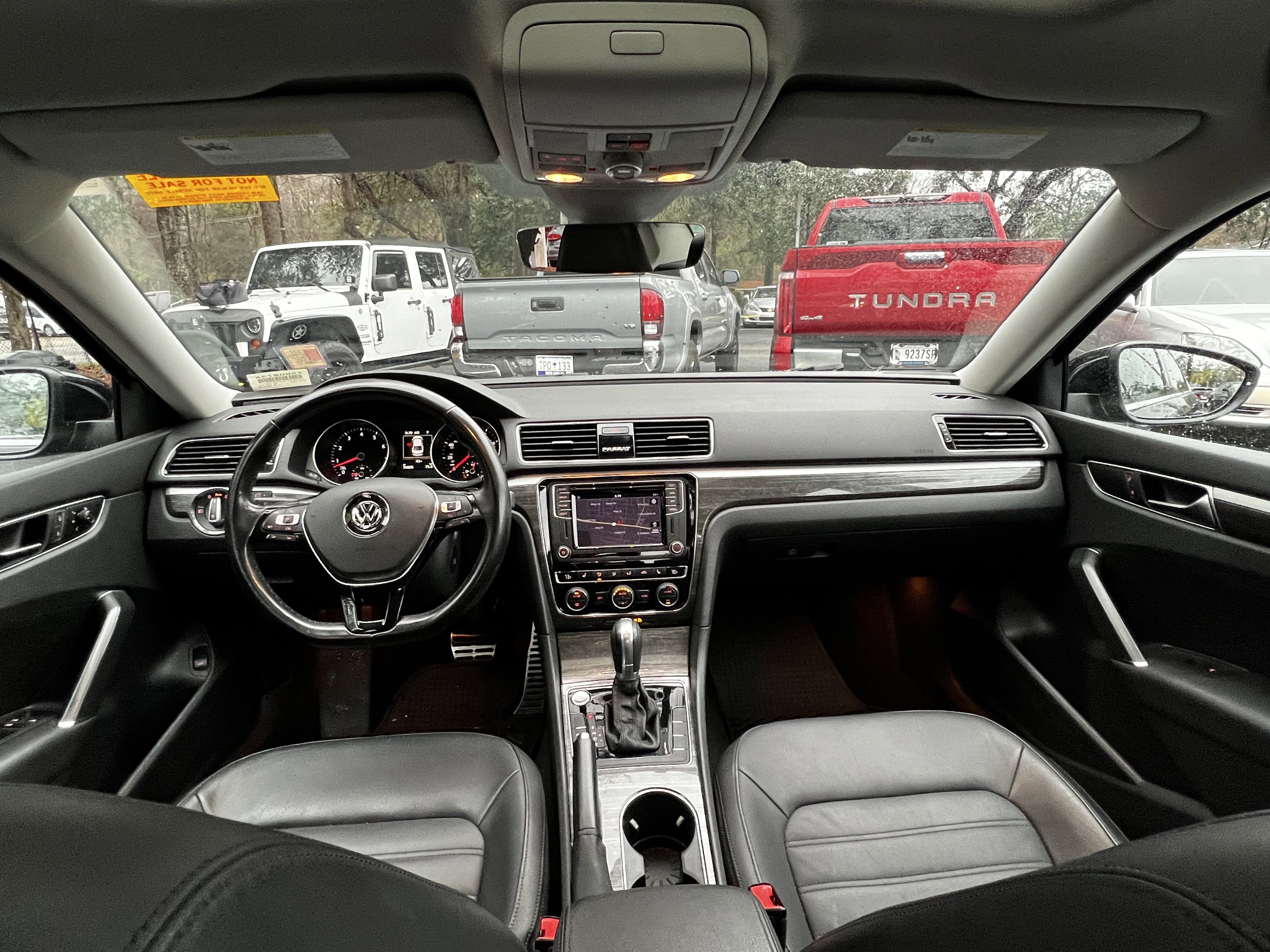 Used 2018 Volkswagen Passat 3.6 SEL Premium image 36