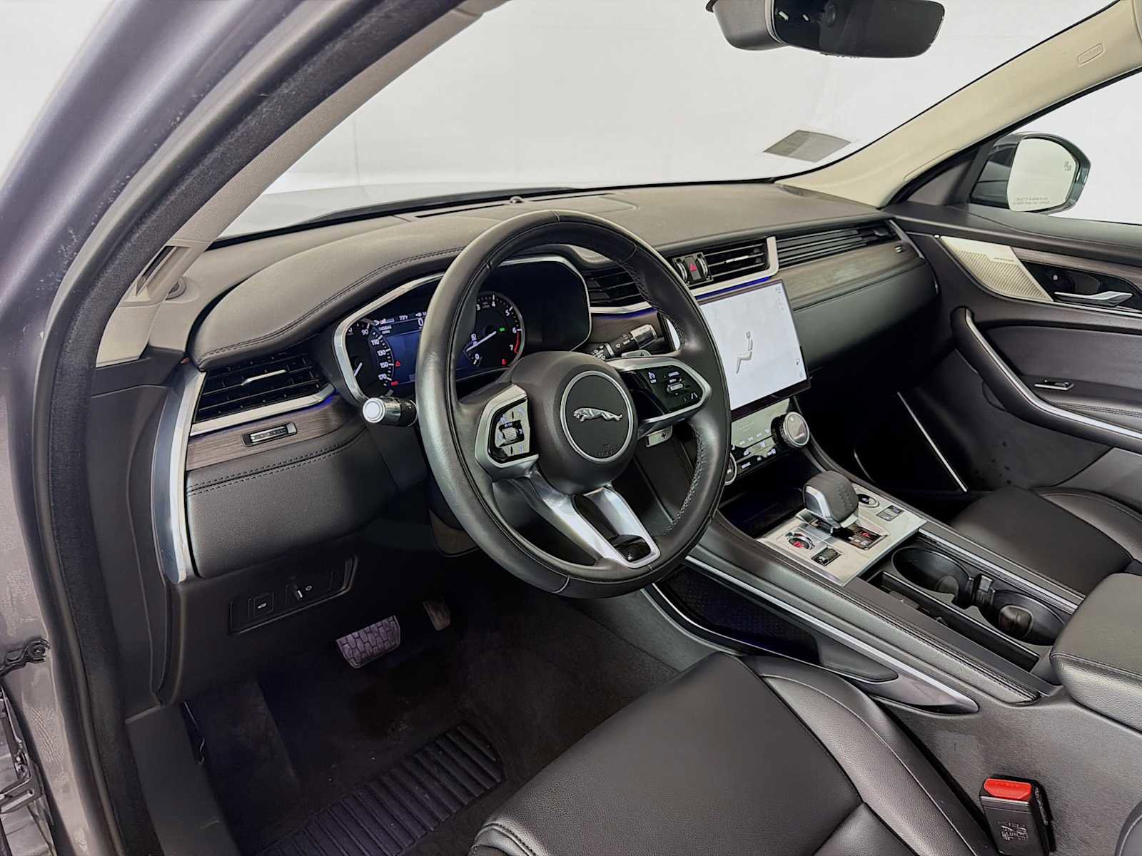Used 2021 Jaguar F-PACE AWD/4WD image 9