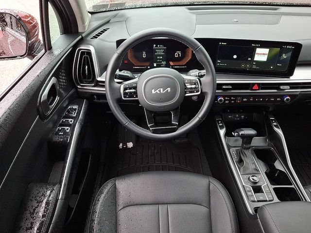 Used 2025 Kia Sorento S AWD/4WD image 2