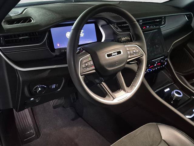 Used 2023 Jeep Grand Cherokee L Laredo RWD image 11