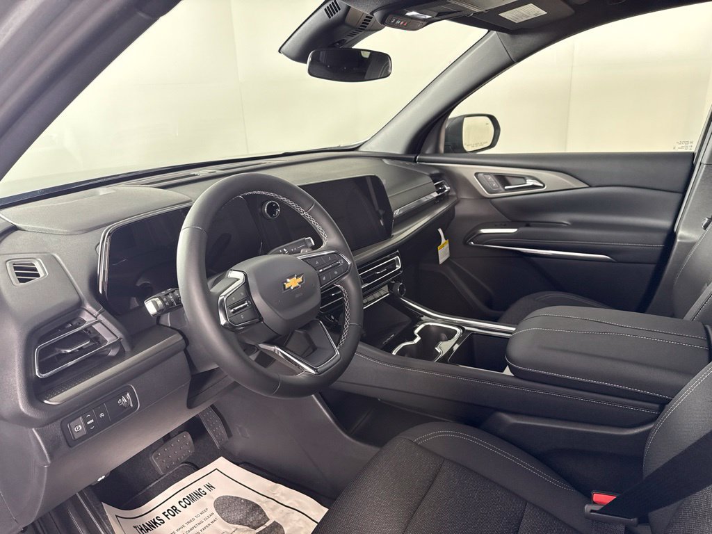 New 2027 Chevrolet Traverse LT FWD image 16