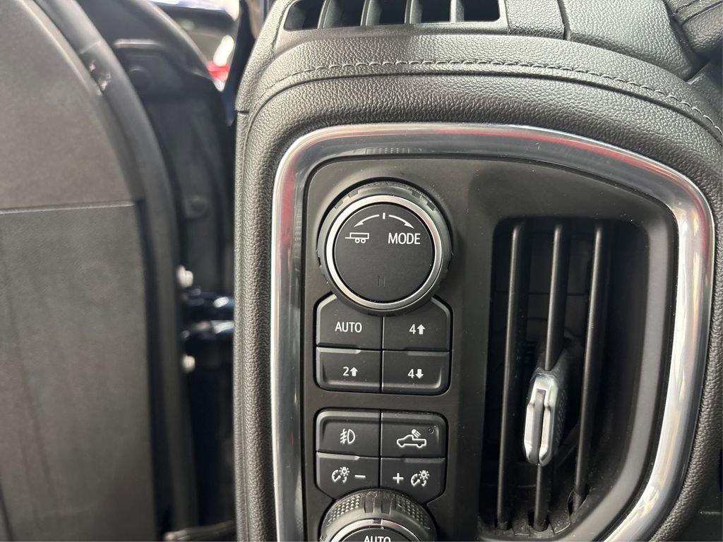 Used 2021 Chevrolet Silverado 1500 High Country image 39