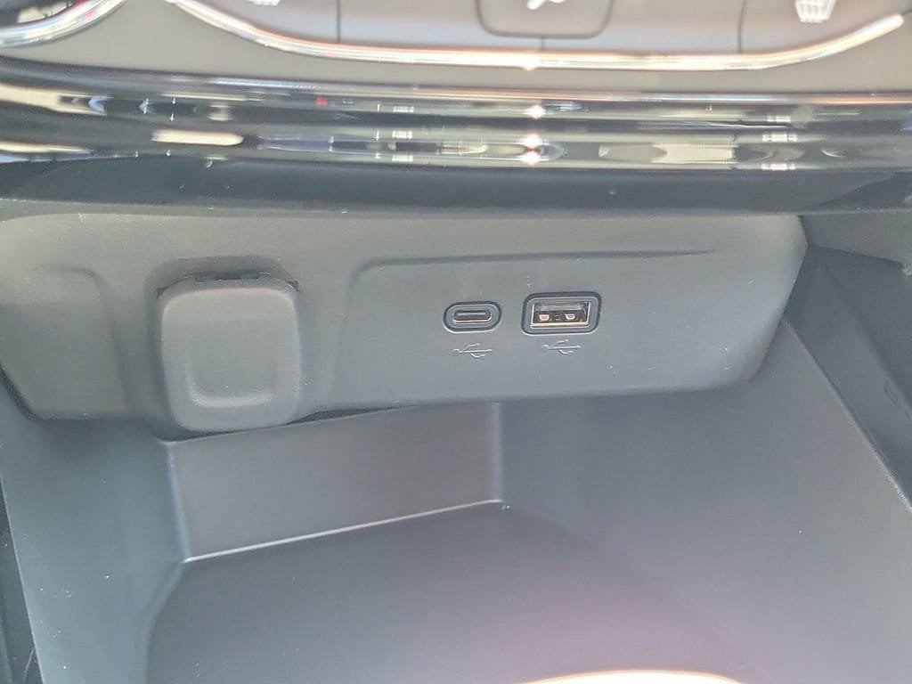 New 2026 Chevrolet Trax ACTIV w/ Driver Confidence Package FWD image 10
