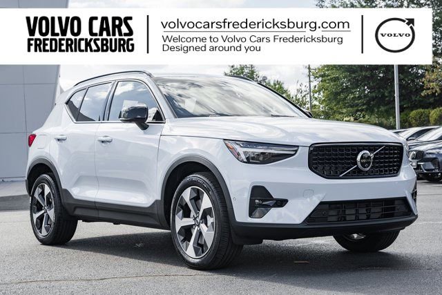 Used 2026 Volvo XC40 B5 Plus w/ Protection Package Premier image 1