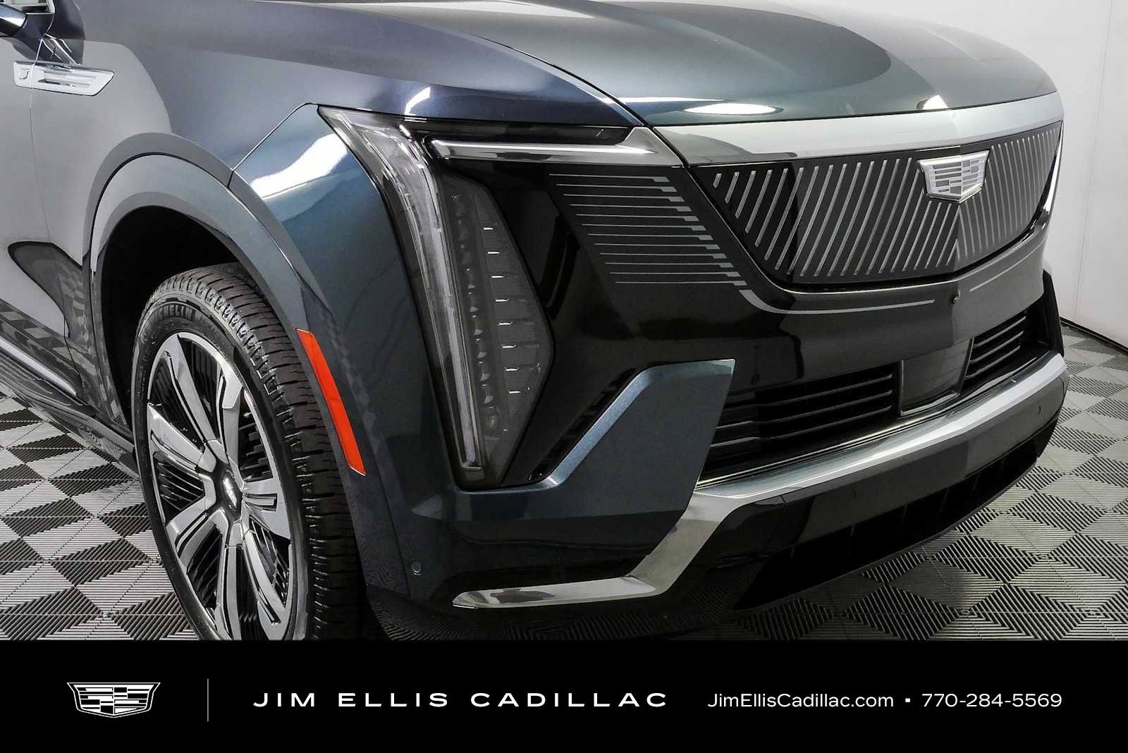 Certified 2025 Cadillac Escalade IQ Luxury 2 w/ LPO, Premium Carpet Package AWD/4WD image 39