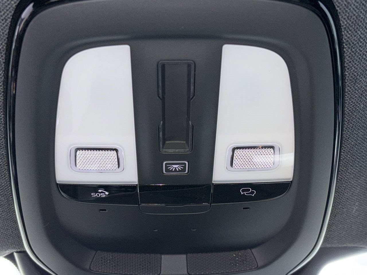 Used 2025 Volvo XC40 B5 Core AWD/4WD image 15
