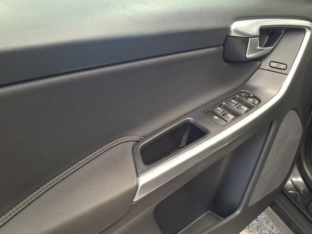 Used 2014 Volvo XC60 AWD 3.2 image 8