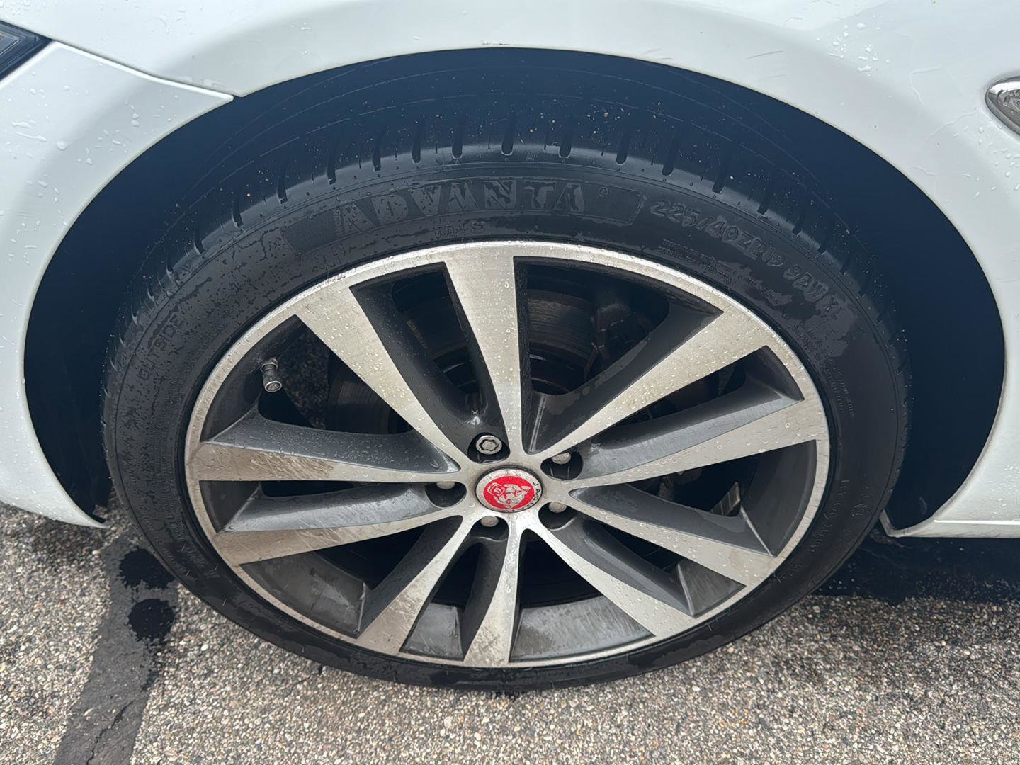 Used 2019 Jaguar XE Premium AWD/4WD image 10