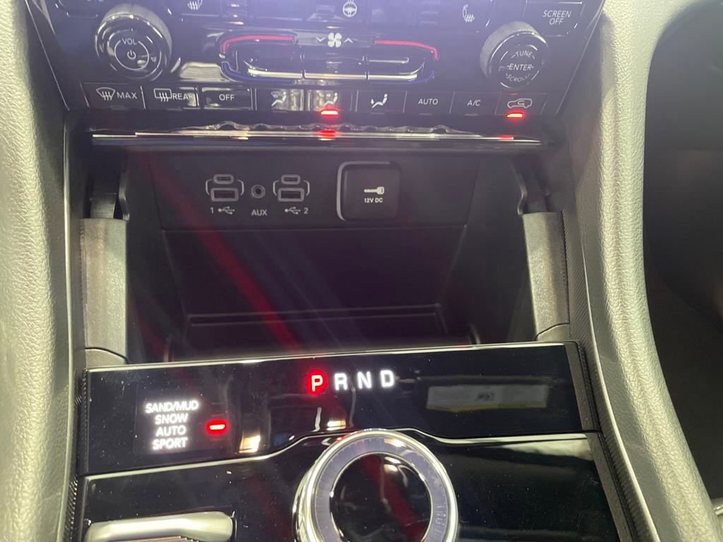 Used 2025 Jeep Grand Cherokee L Limited w/ Black Appearance Package image 14