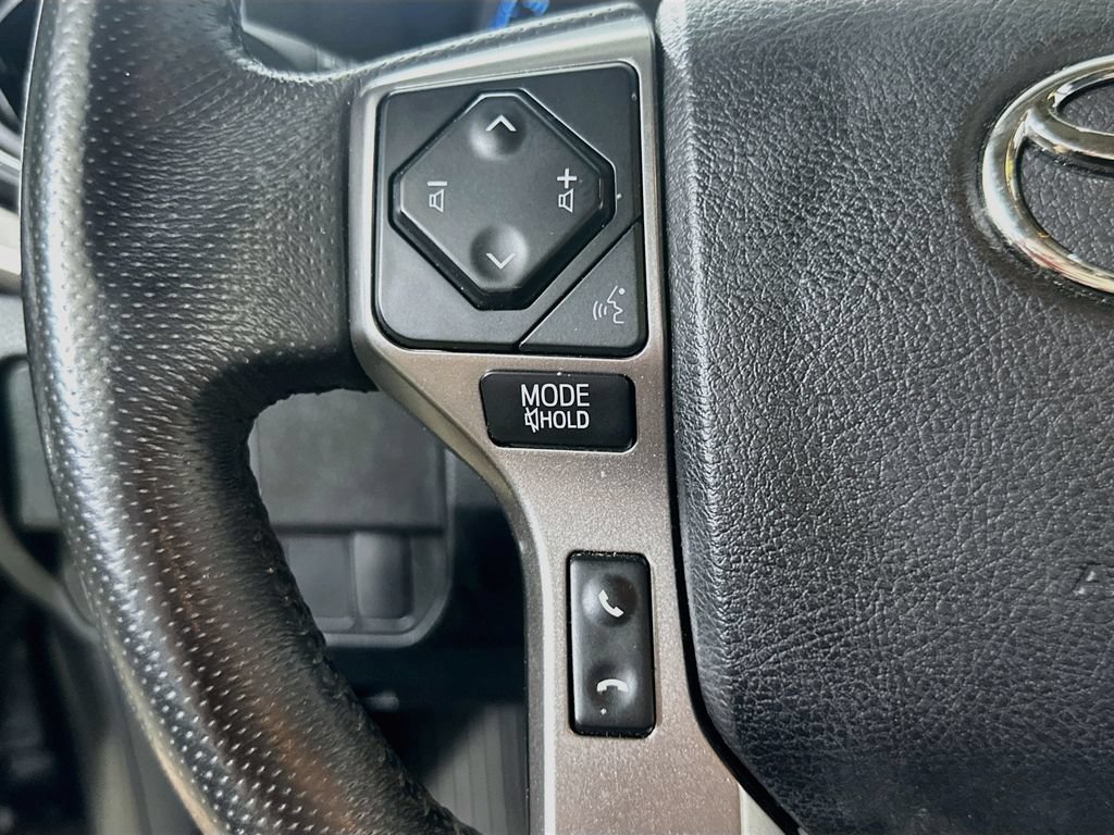Used 2021 Toyota Tacoma SR5 RWD image 23