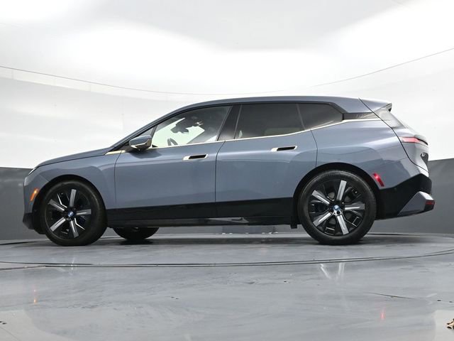 Used 2023 BMW iX xDrive50 w/ Premium Package image 32