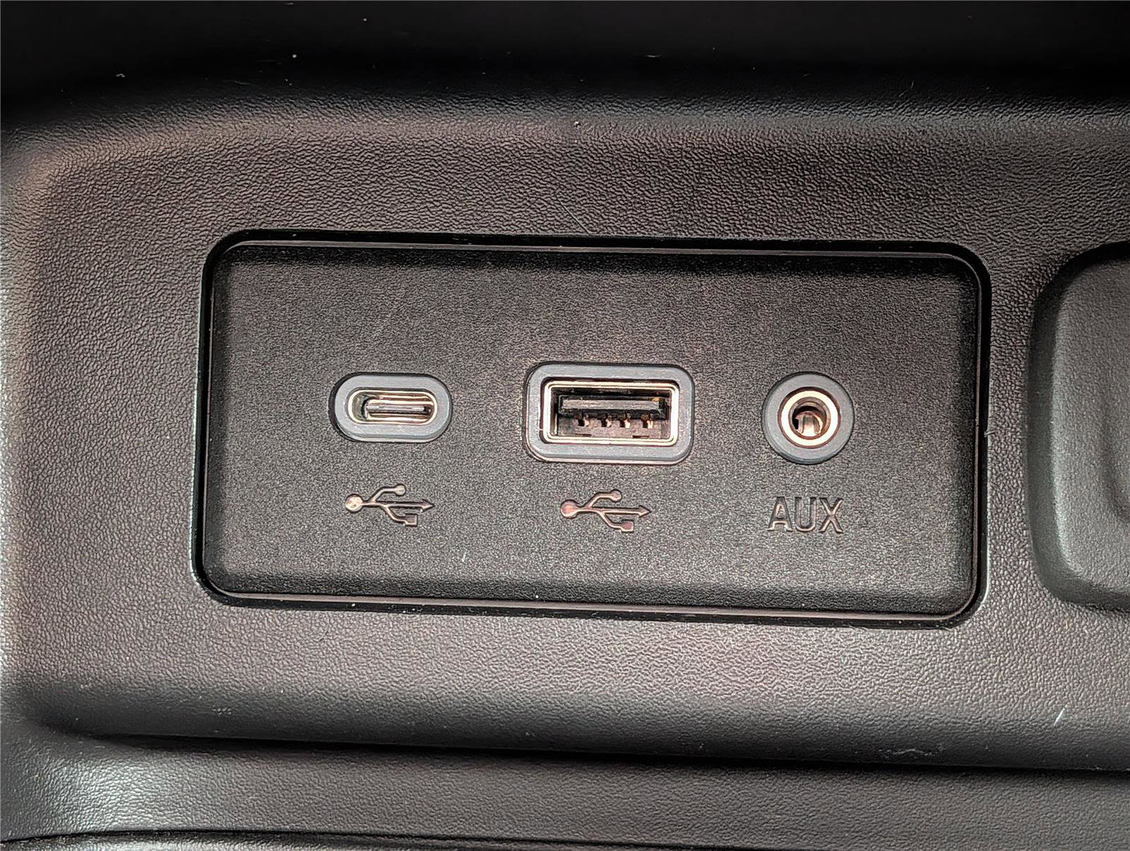 Used 2023 Chevrolet Equinox LT image 23