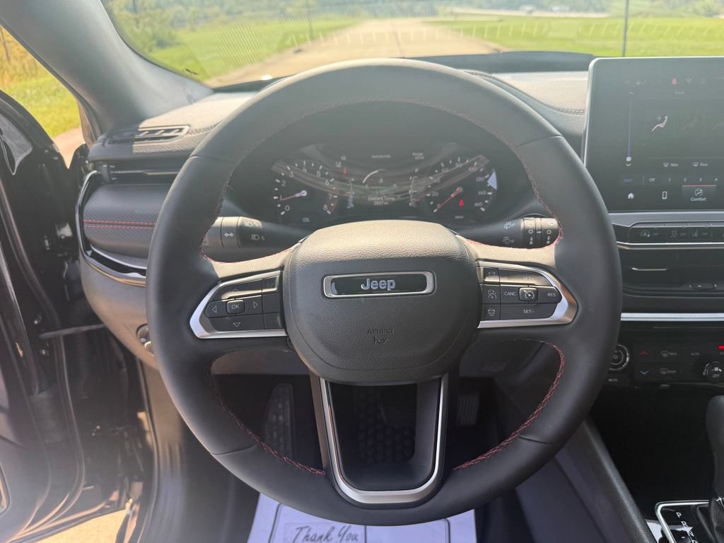 Used 2026 Jeep Compass Trailhawk AWD/4WD image 35