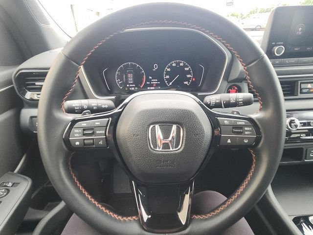Used 2025 Honda Pilot Sport image 36