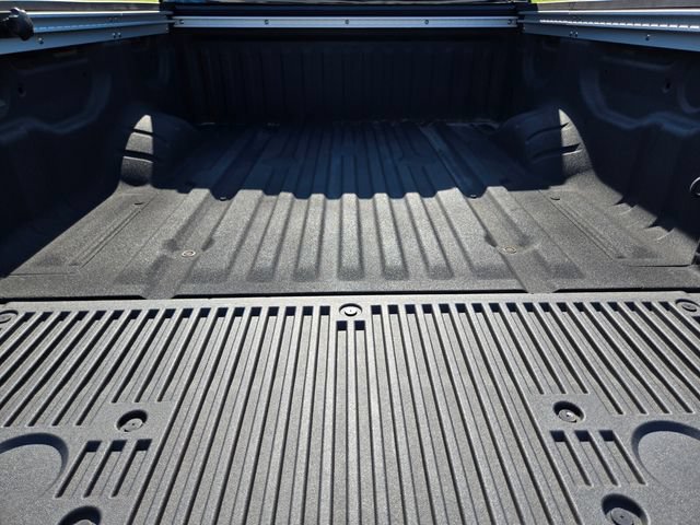 Used 2024 Nissan Titan SV w/ SV Convenience Package AWD/4WD image 17