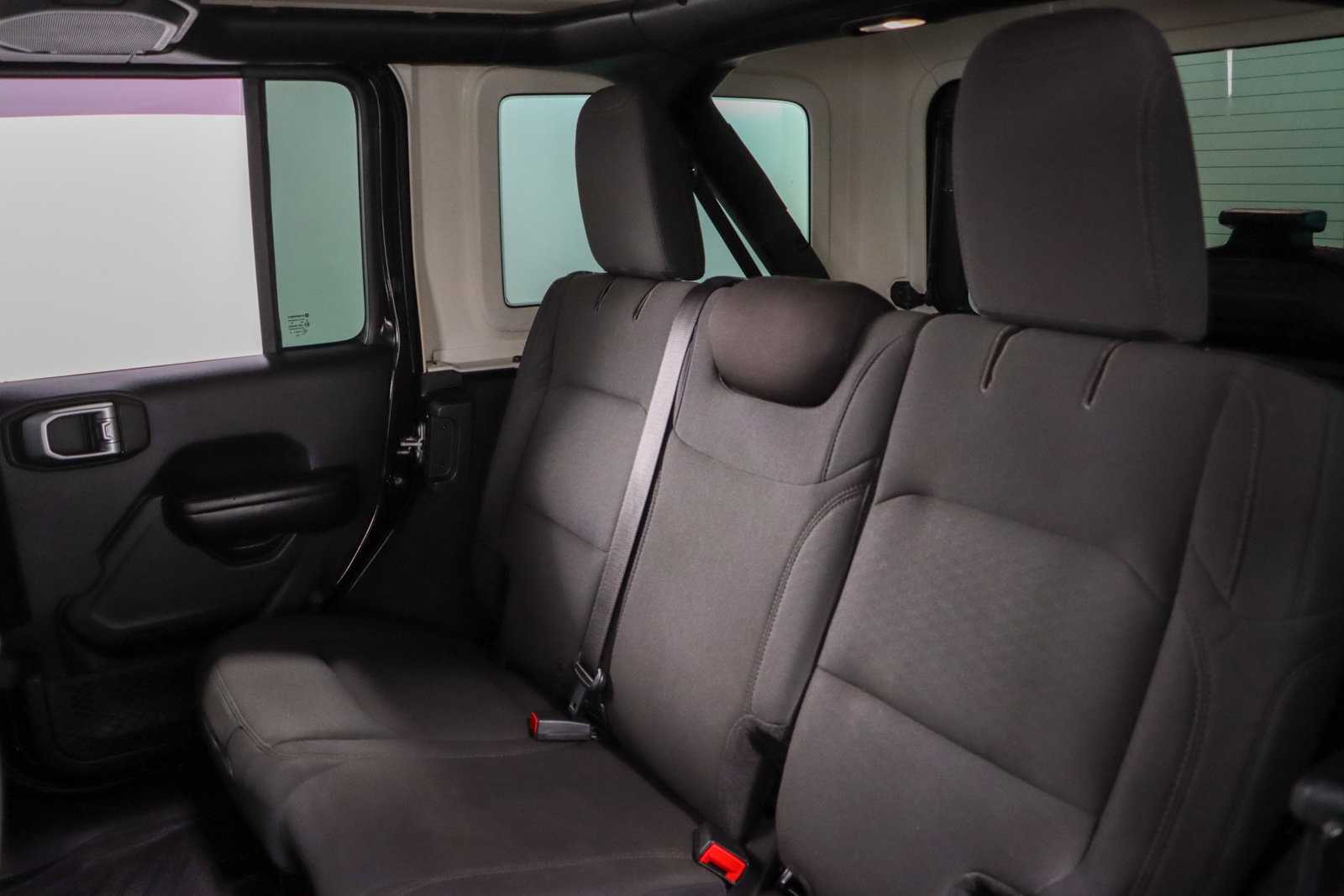 Used 2018 Jeep Wrangler Unlimited Sport S image 25